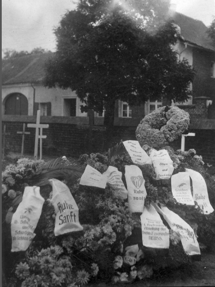 11 - Grab Anna Welter auf altem Friedhof 1929 (Surlemont)